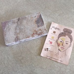 Maskcara Makeup compact